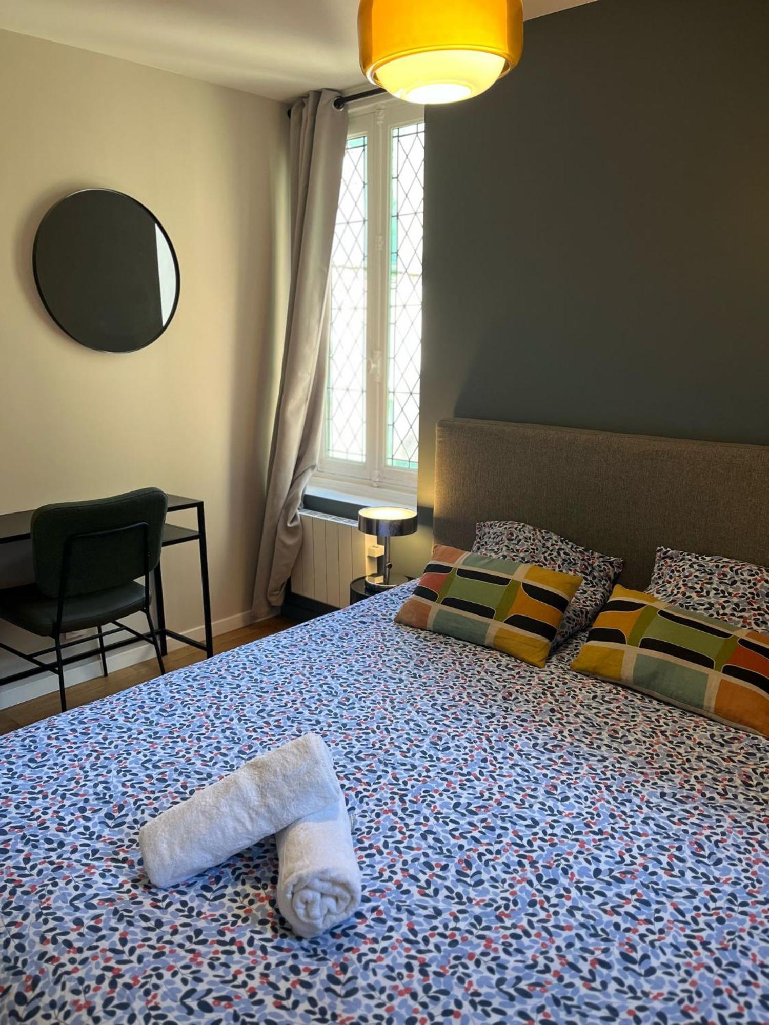 Le Petit Chateau Du Docteur Cambournac Бурж Экстерьер фото
